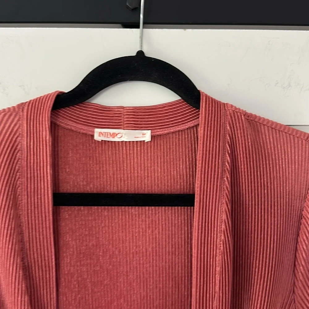 Intempo Kimono Duster in Salmon Color in accordian texture - Picture 7 of 15